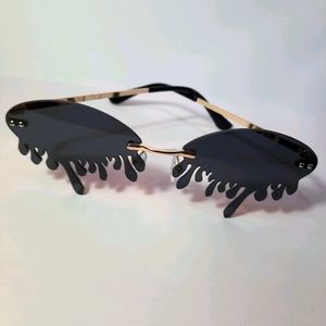 Black Blood Sunnies